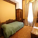 Casa Capsa