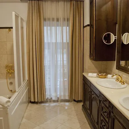 Casa Capsa Hotel 5*