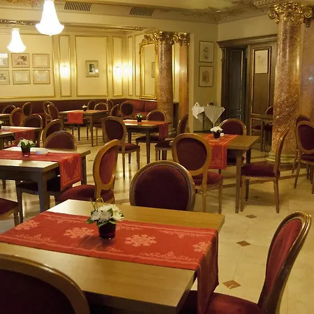 Casa Capsa Szálloda 5*
