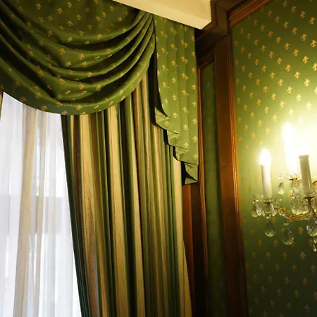 Готель Casa Capsa