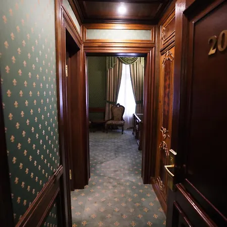 Готель Casa Capsa 5*