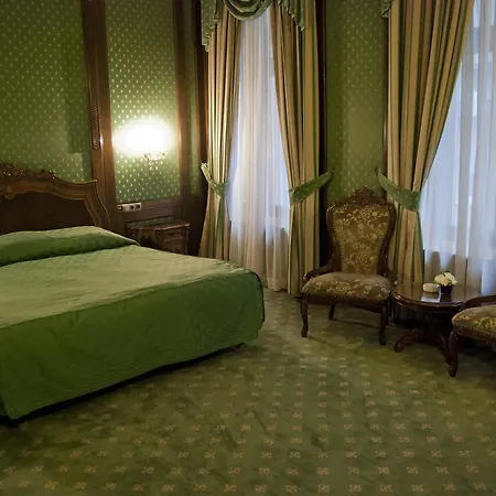 Готель Casa Capsa