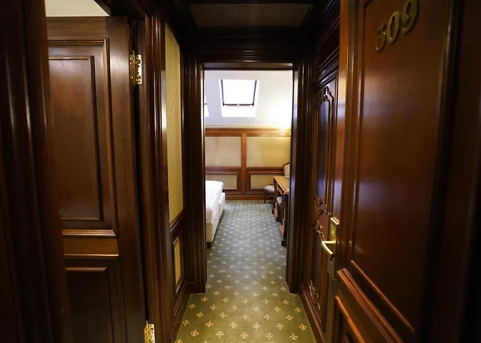 Casa Capsa 5*